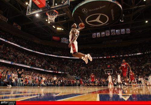 京媒：之前受伤的李磊今天参与国安赛前训练，冯博轩因伤缺席（京媒：李磊伤后今日随国安参加赛前训练，冯博轩因伤未参加）