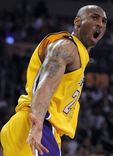 巴萨官方：邦马蒂已完成左腓骨骨折手术，预计恢复期为5个月（巴萨官宣邦马蒂左腓骨骨折接受手术，预计伤缺5个月）