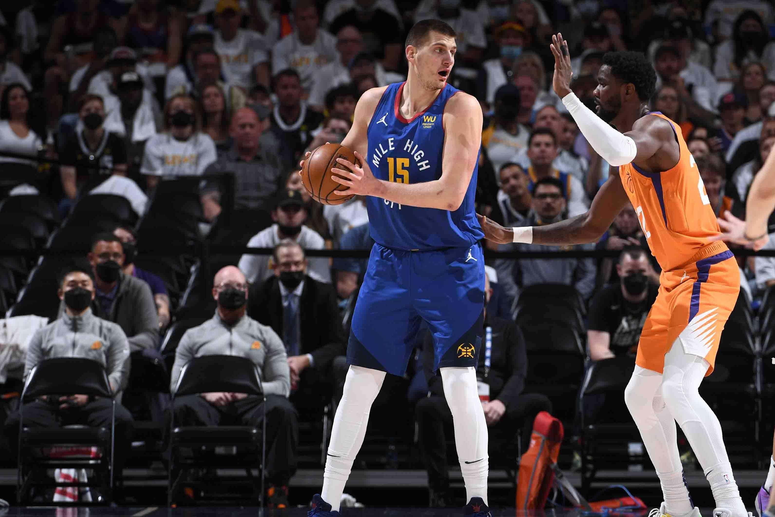 亚亚-图雷：瓜迪奥拉是毒蛇，我妻子说他不是男人还很坏（亚亚-图雷炮轰瓜迪奥拉：称其“毒蛇”，妻子指责其“不是男人且很坏”）