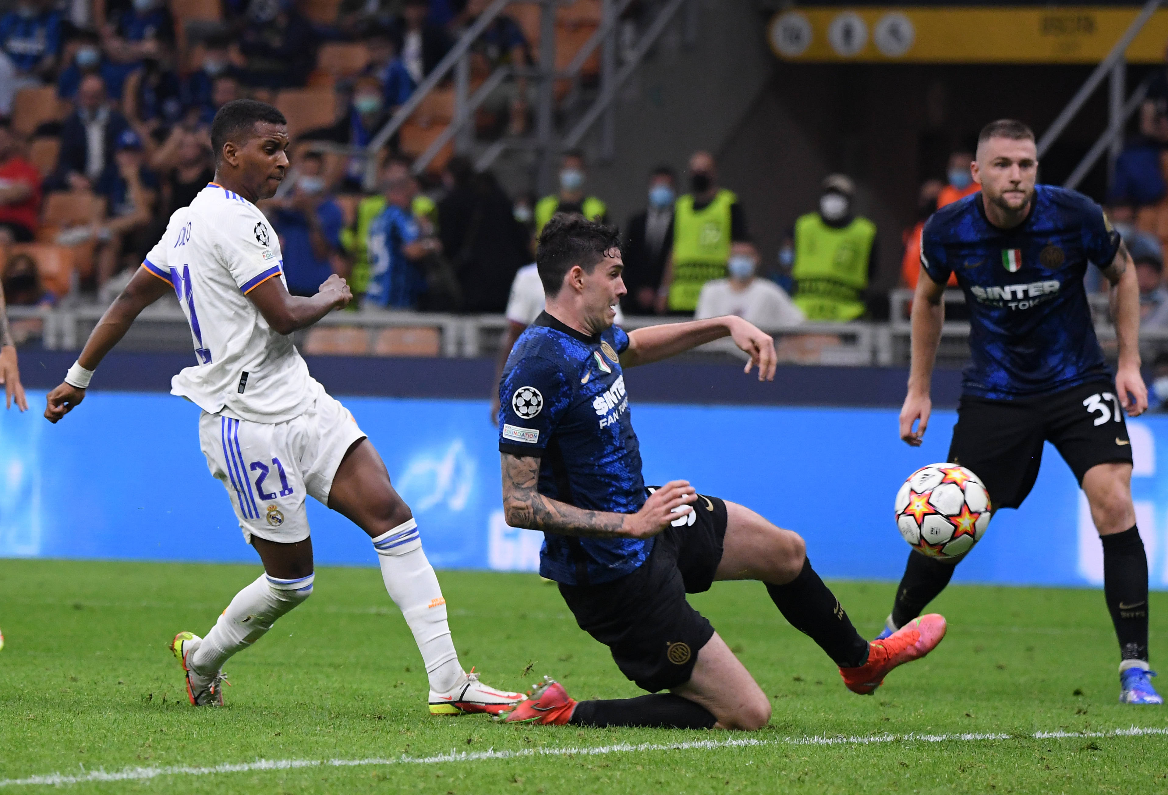 穆勒：孙兴慜是一名非凡的球员，他的任意球破门让人惊叹（穆勒称孙兴慜为非凡球员：其任意球破门令人惊艳）