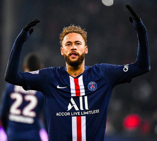 塞韦里奥：我对妈报喜说要去踢顶级联赛，但坏消息是在乌克兰（塞韦里奥：告诉母亲将踢顶级联赛，遗憾的是在乌克兰）