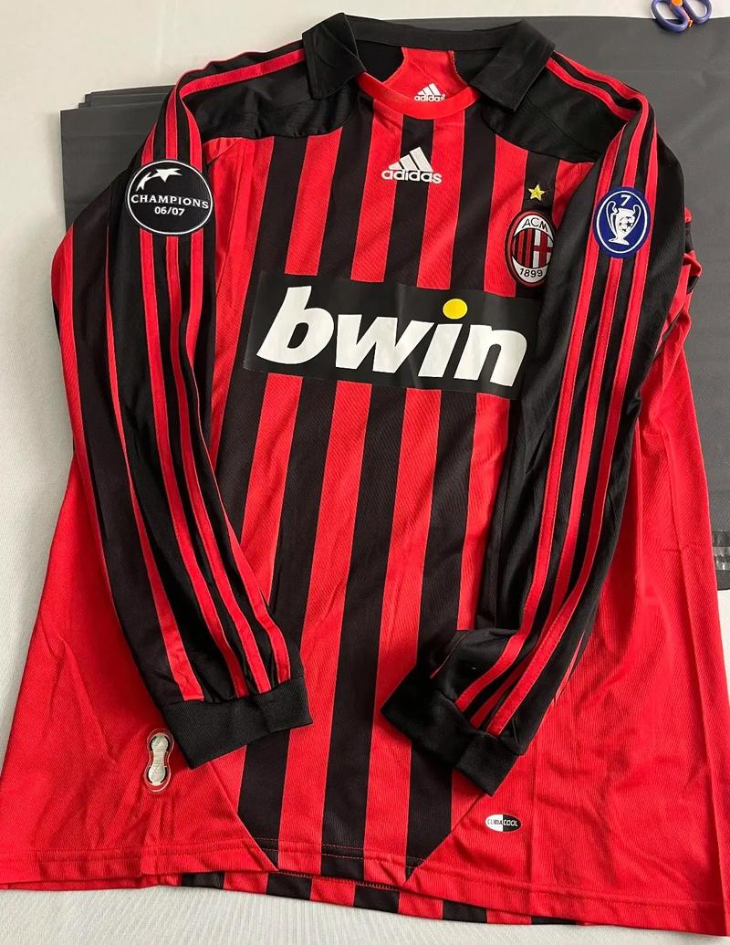 江苏业余足球再添活力 “我爱足球”城市联赛赋能基层足球发展（江苏业余足球迎来新活力：“我爱足球”城市联赛助推基层发展）